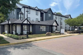 Dulles Suites